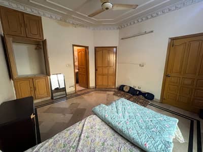 E-11/4 Furnished Rooms available ONLY FOR FEMALES as paying guests