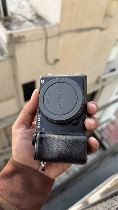 Price down Sony a6400 with 30mm & 16-50