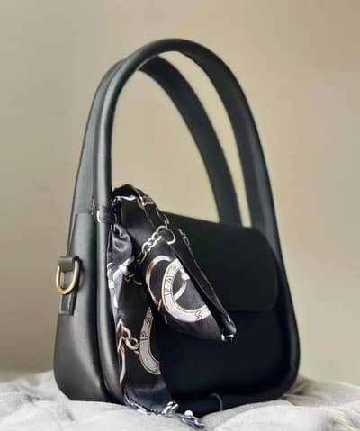 girl's leather handbag