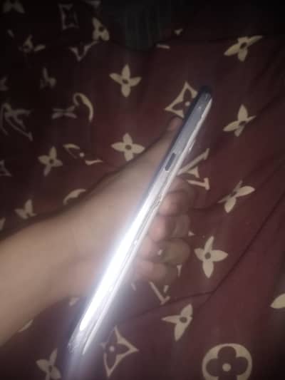 Samsung Galaxy j7  2016 hn  3gb 16 gb  032/28/98/39/0/8