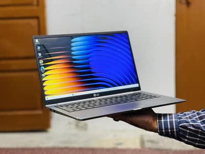 LG gram  Ultra-Lightweight Laptop