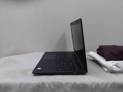 dell latitude 3590 i3 8th generation  core i3 8th generation  8/256 gb