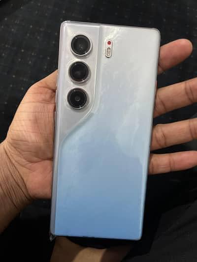 Camon 40 pro with box charger