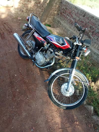 Honda 125 /urgent sale /negotiate/serious buyer/contact /LEK-2333-17A