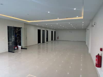 1600 Sqft Well Furnish Mezzanine Floor For Rent At Main Susan Road, Near Chenab Market, Madina Town Faisalabad