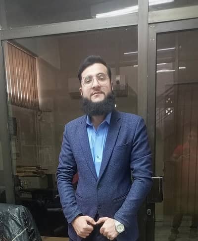 madel class koi b job ho banda hazir