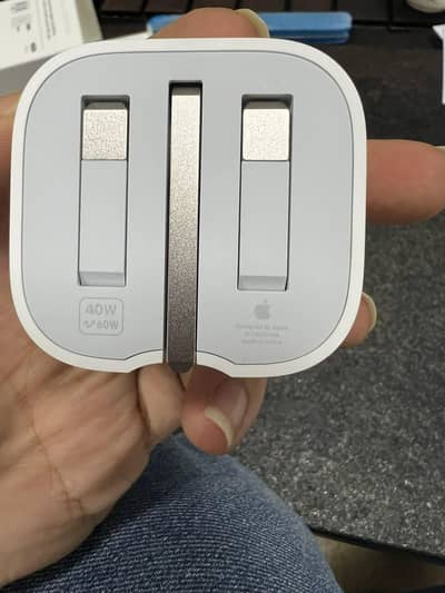 IPHONE 17 PRO MAX 40W CHARGER