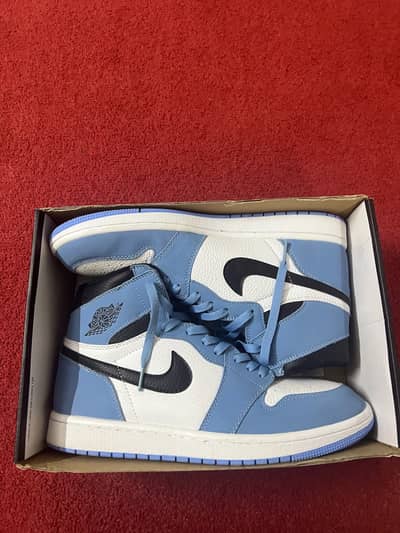Air Jordan 1 High UNC