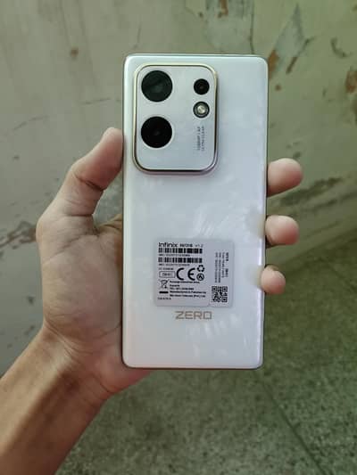 Infinix Zero 30 16gb/256gb With  Charger