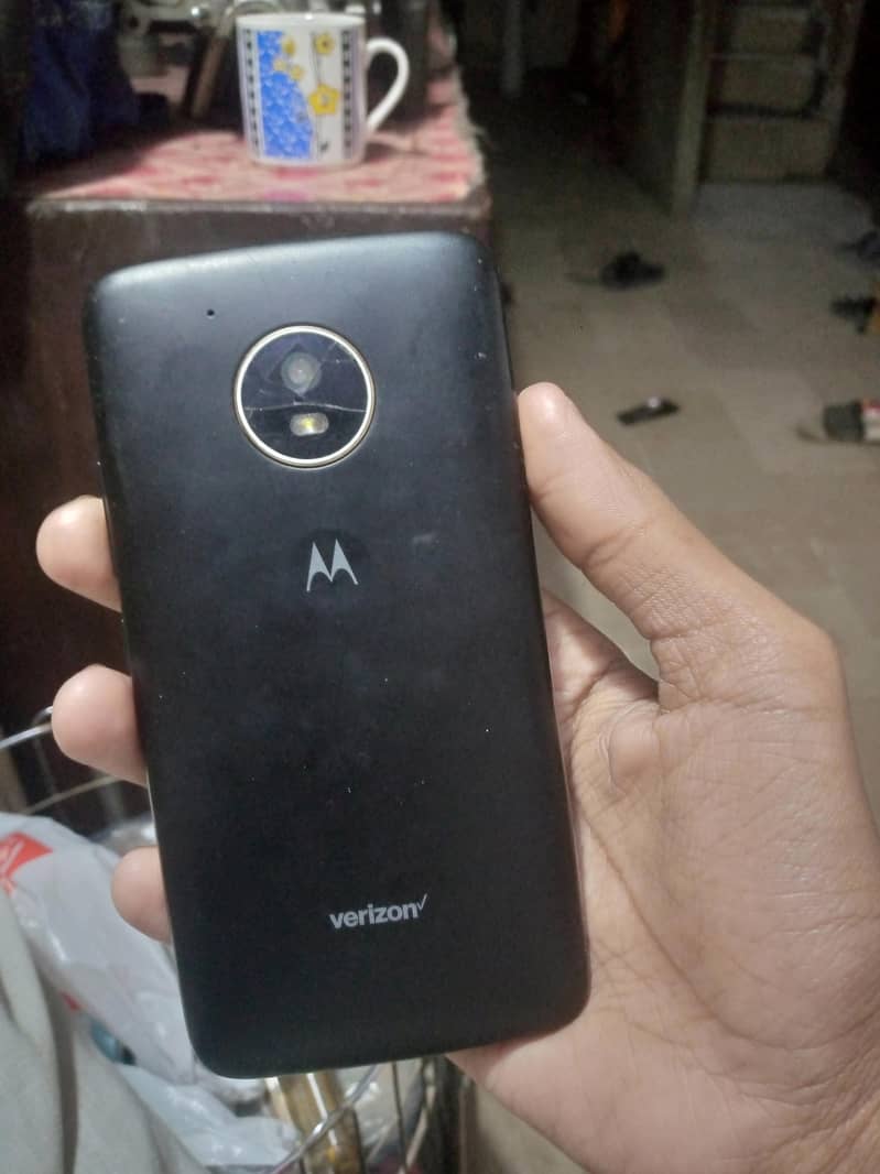 moto E4 1