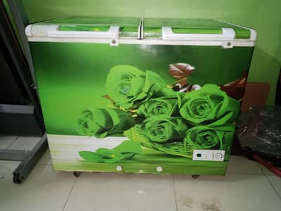 Waves Deepe Freezer- Excellent Cooling-Perfect Condition