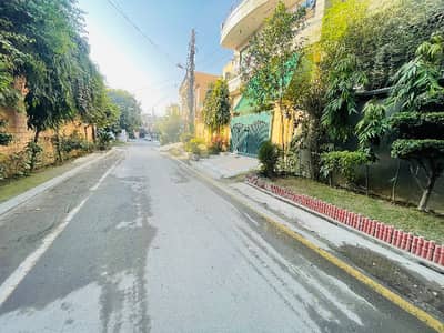 Residential Plot In Johar Town Phase 1 - Block B2 Sized 10 Marla Is Available