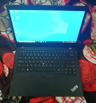 Lenovo Ryzen 5 Pro 5650 (12CPUs 16MB Cache) 4GB AMD Graphic Card 8/256