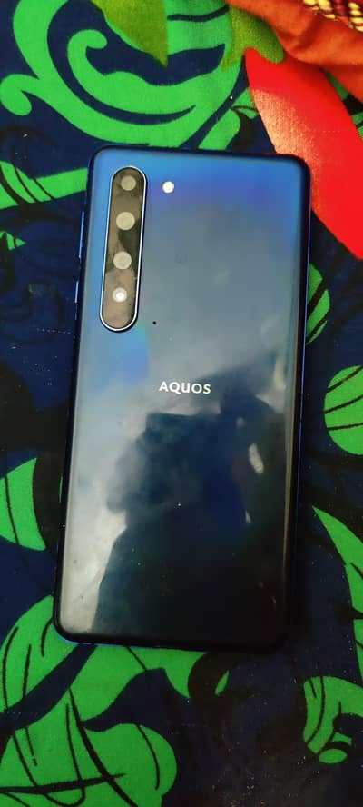 Aquos R5 12/256