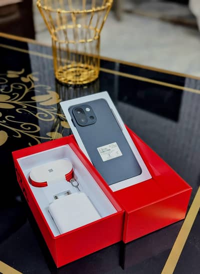 Oneplus 13s 12/512 Boxpack Non active 19k pta tax available