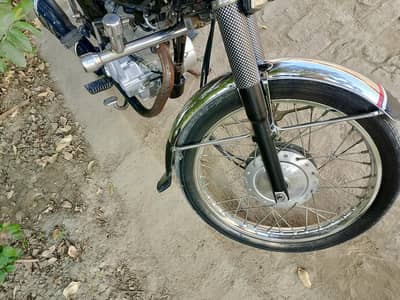 Honda 125 one hand use all ok exchange bhi ho jye ga 03018782365