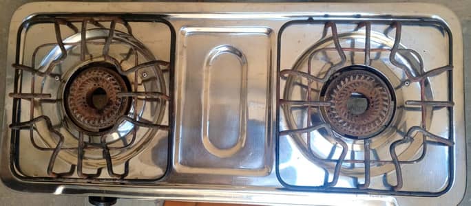 Stove: Available in 10/10 Condition