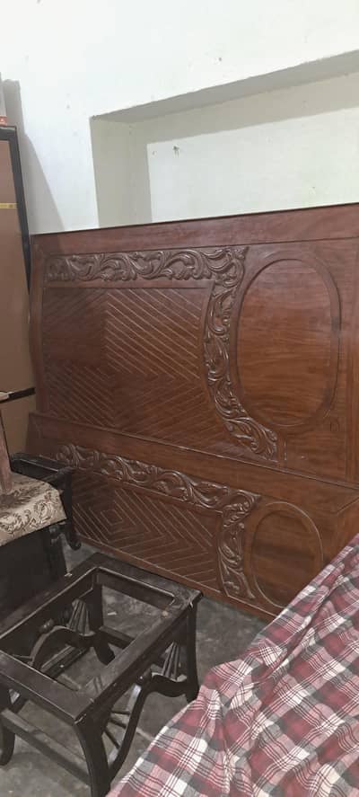 King size bed with metress  and Complete set