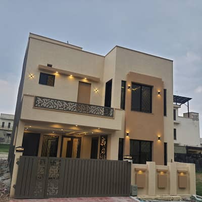 7 MARLA DOUBLE UNIT HOUSE FOR SALE