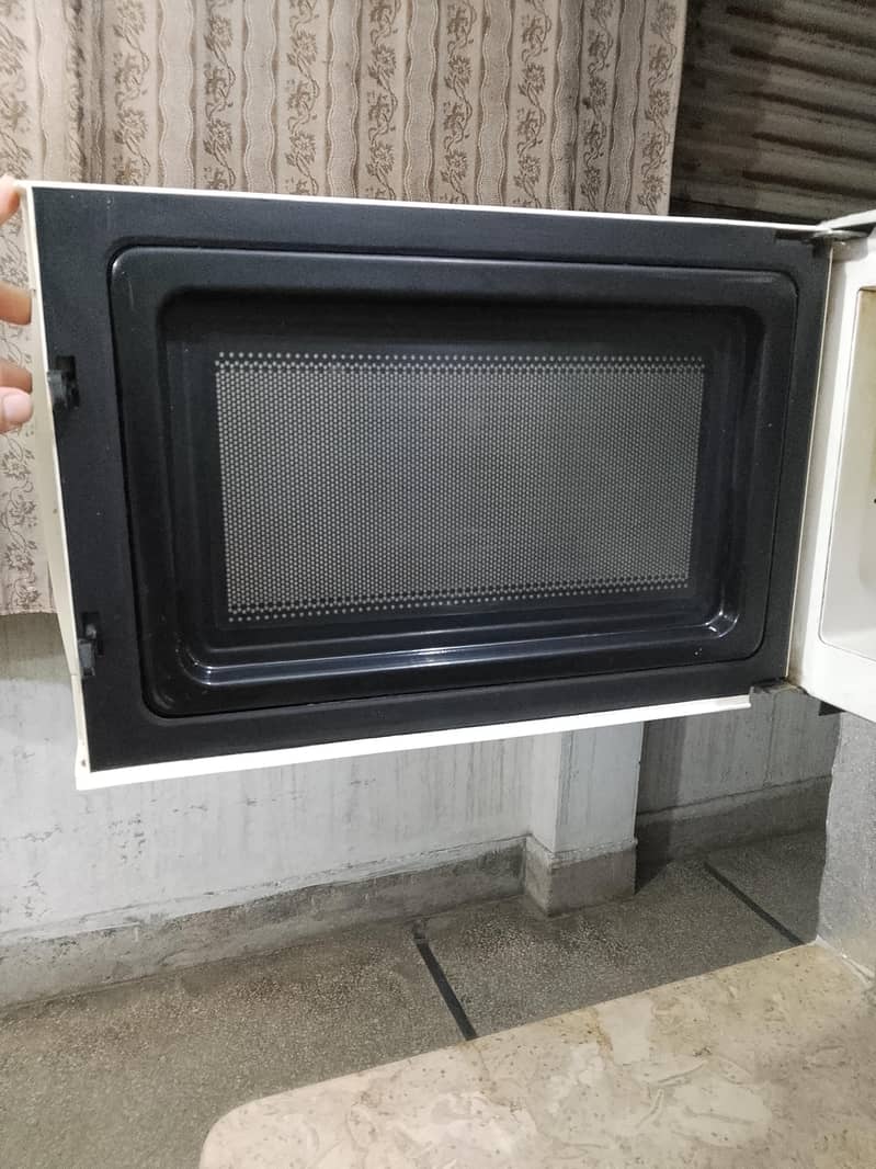 Orient Microwave 2