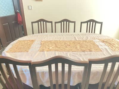 Solid wooden shisham dinning table urgent sale