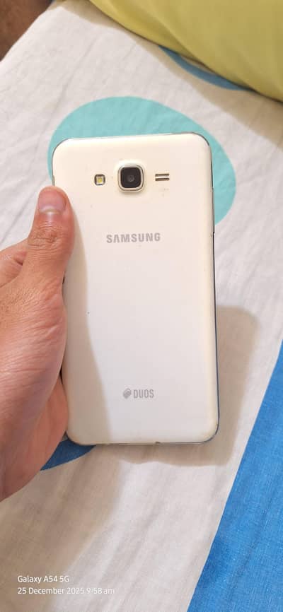 super quality mobile phone Samsung j7 and super quality camera