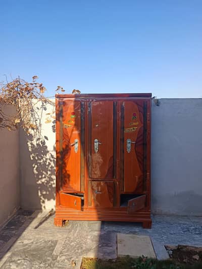 Almari for sell l Less use only cleaning krni h
