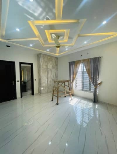 LDA AVENUE ONE 10 MARLA HOUSE FOR RENT