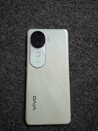Vivo v40e