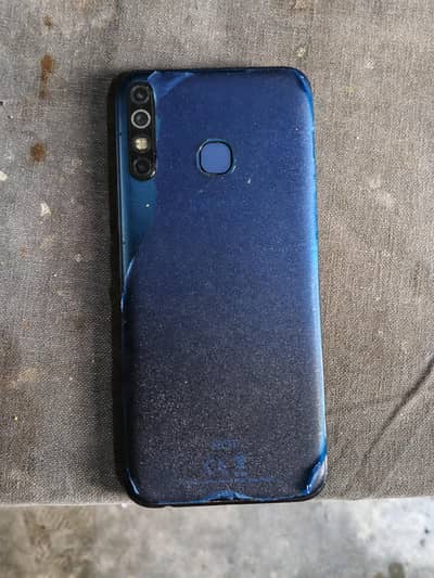 Infinix hot 8 . . . 4/64