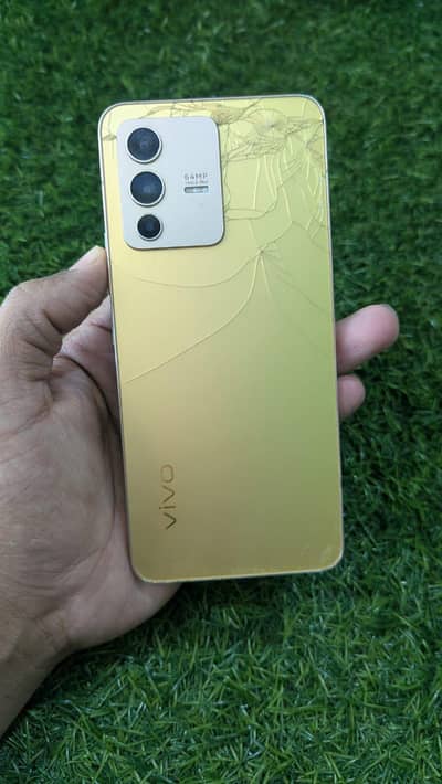 vivo v23 5g 12/256 with out box