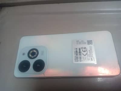 Infinix smart 8pro condition 10/10all ok ram4/128 no  charge available