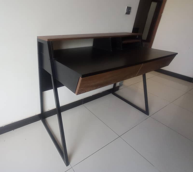 High Quality Computer/Gaming Table 0