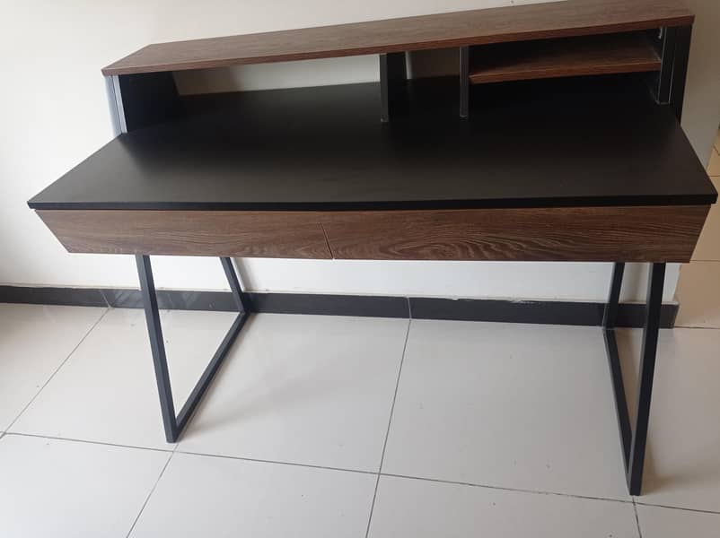 High Quality Computer/Gaming Table 2