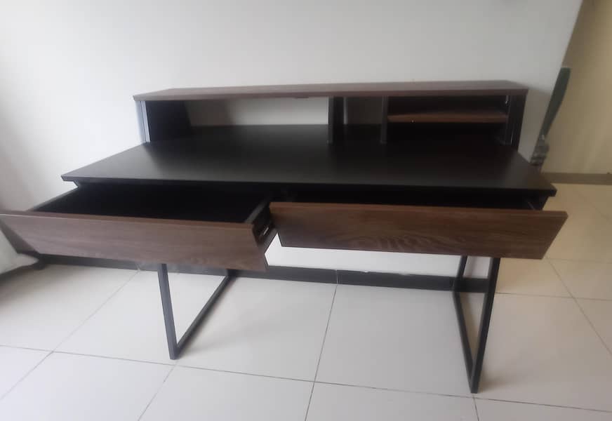 High Quality Computer/Gaming Table 4