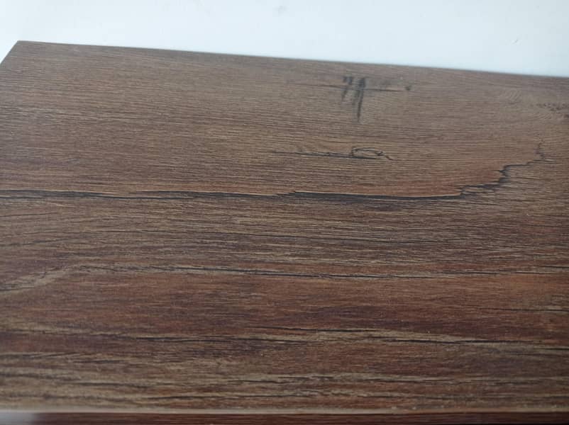 High Quality Computer/Gaming Table 9