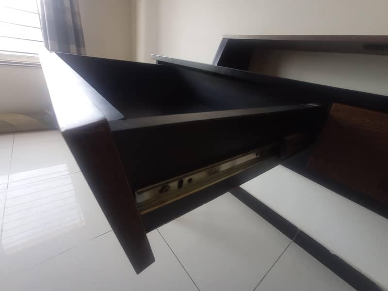 High Quality Computer/Gaming Table 11