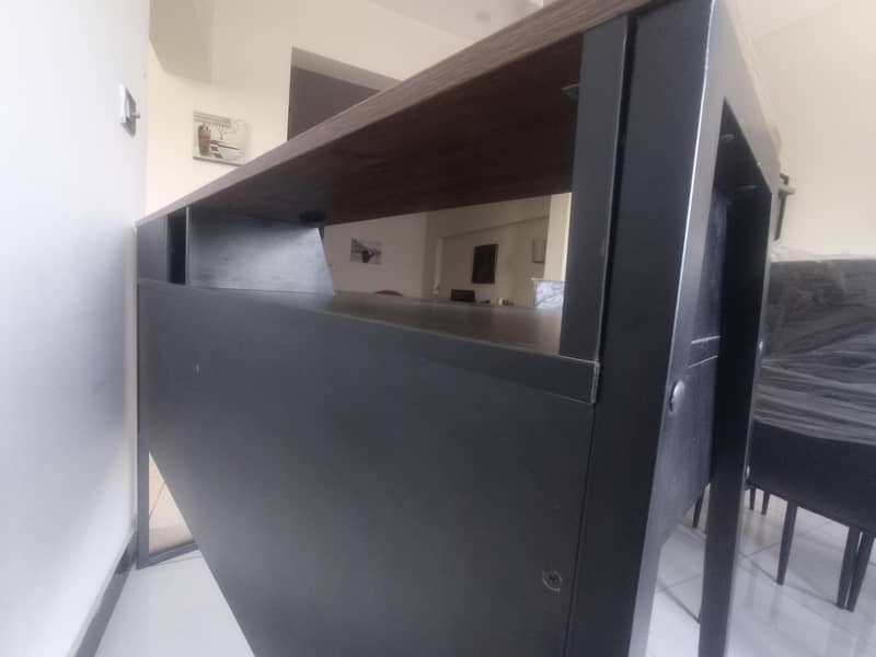 High Quality Computer/Gaming Table 13