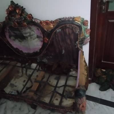 chinioti sofa frame only  5 seater . want to sale today