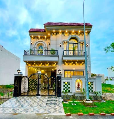 PRESENTING A BRAND NEW, OWNER-BUILT MASTERPIECE IN THE HEART OF DHA