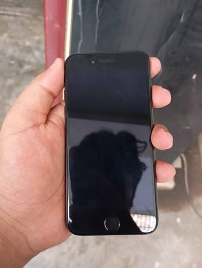 iphone se 2020 for parts back and camera all things are genuine