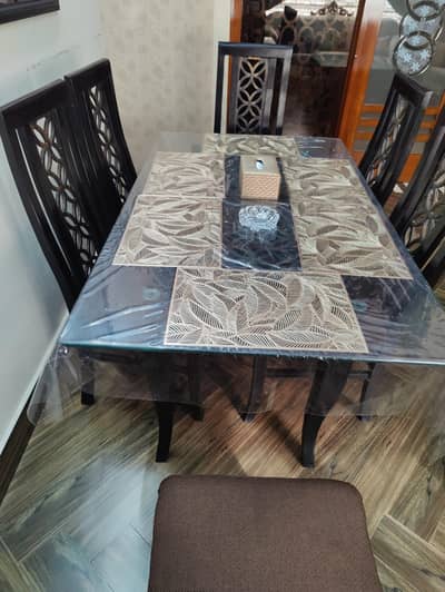Good Quality Dining Table with 6 chairs