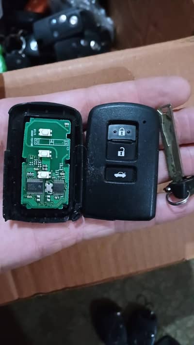 Car,s Keys and Remote makr