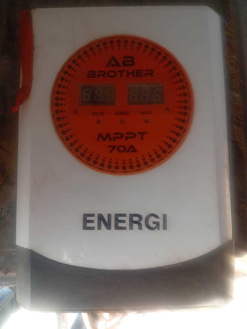 MPPT 70A charge controller 0