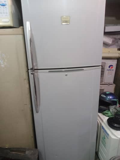 TOSHIBA NO FROST IMPORTED FREG CONDITION 10/10