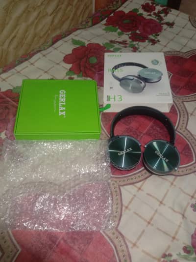 GERLAX H3 Wireless Headphones | Almost New | Headband Cracked