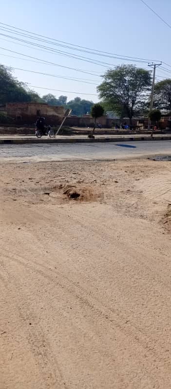 5 mrla plot very urgent Sale main Akhter colny near hasilpur road just 6 lak per mrla,Gas in street