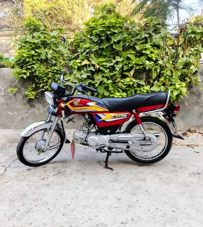 Honda CD 70 2025