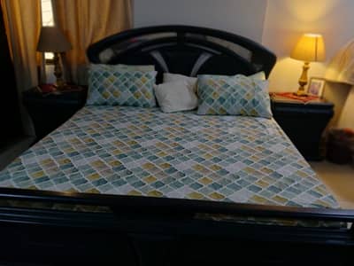 King Size bed with Dressing going cheap
