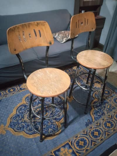 2 Bar Chair Service Karani hogi